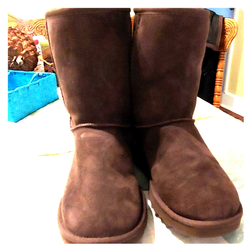 Ugg Australia Classic short size 7 Gently used
